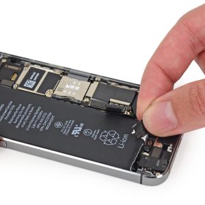 Thay pin iPhone 5s chính hãng