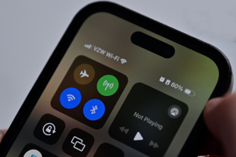 iPhone lock có dùng được WiFi không